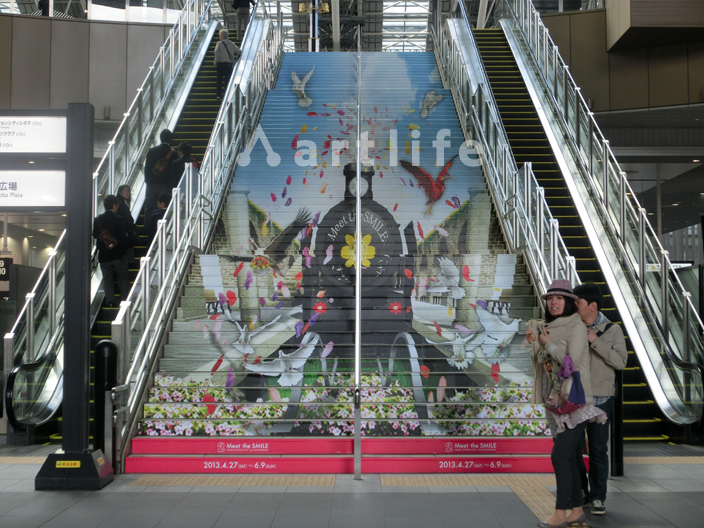 大阪駅階段アート